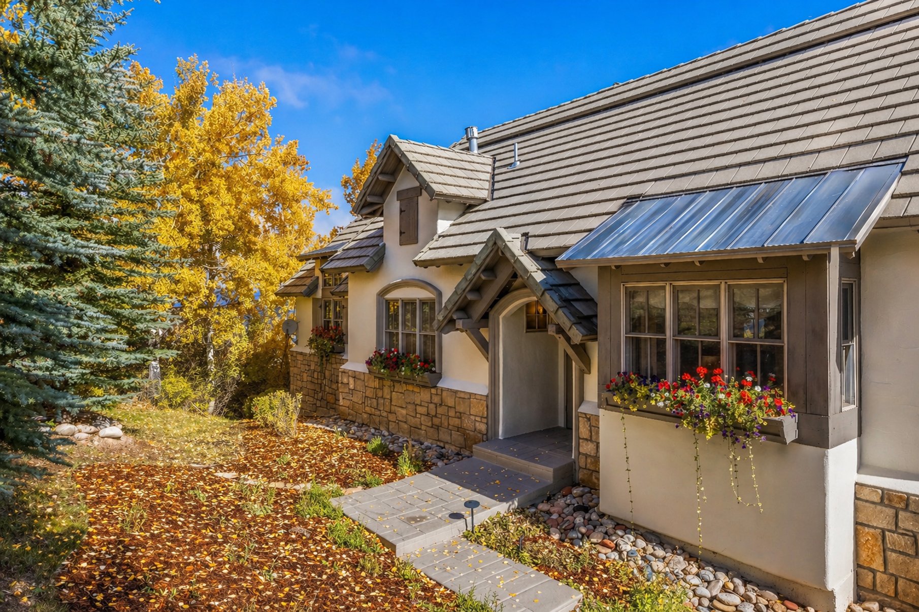 271 Eagles Glen Road