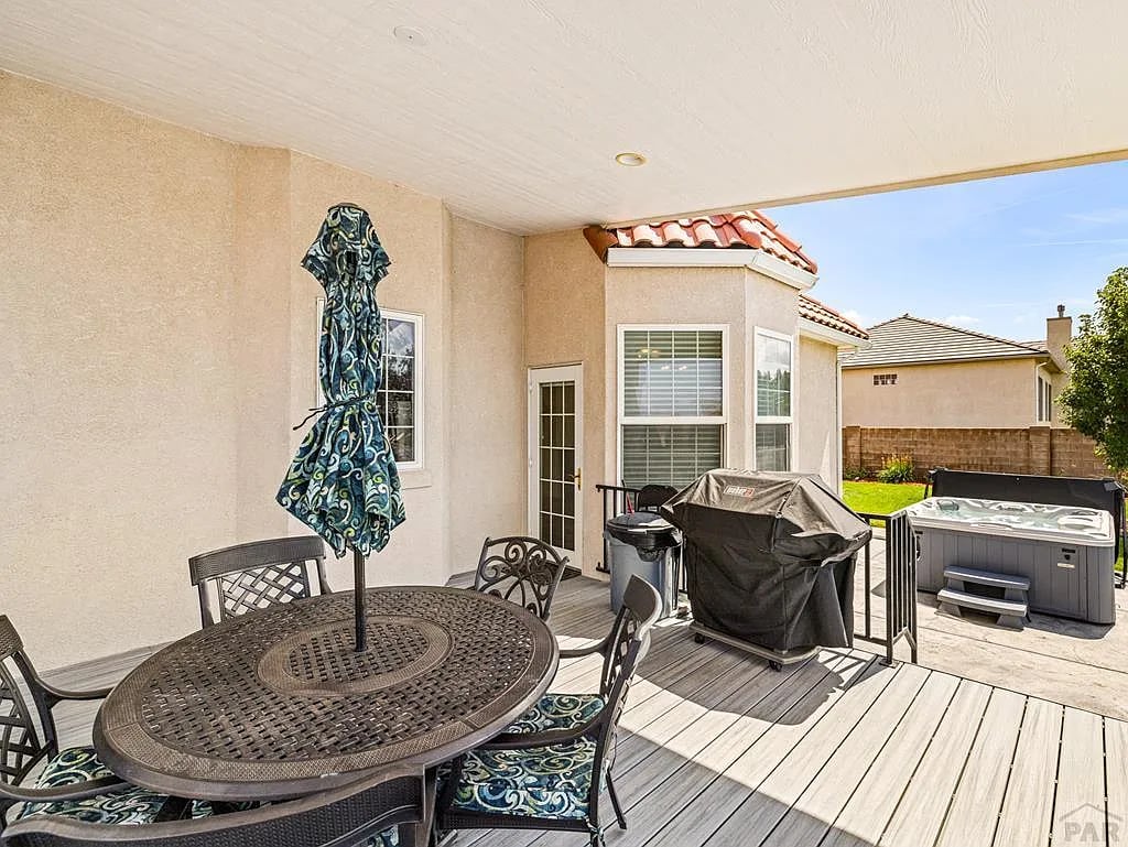 3938 Augusta Ln