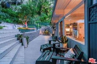 7979 Willow Glen Rd