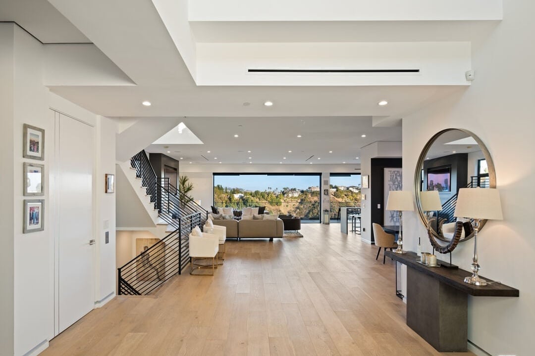 Aurelian Crest, Linda Flora Dr, 90049