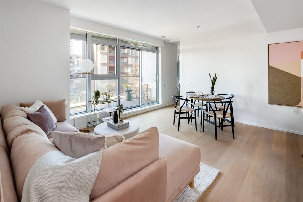 889 Pacific St, #606