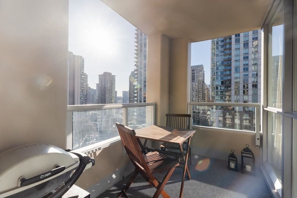 822 Seymour St, #909