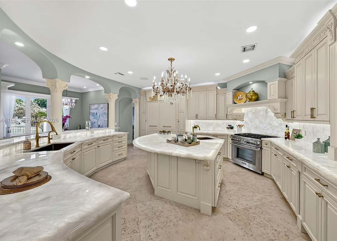 628 Coral Way