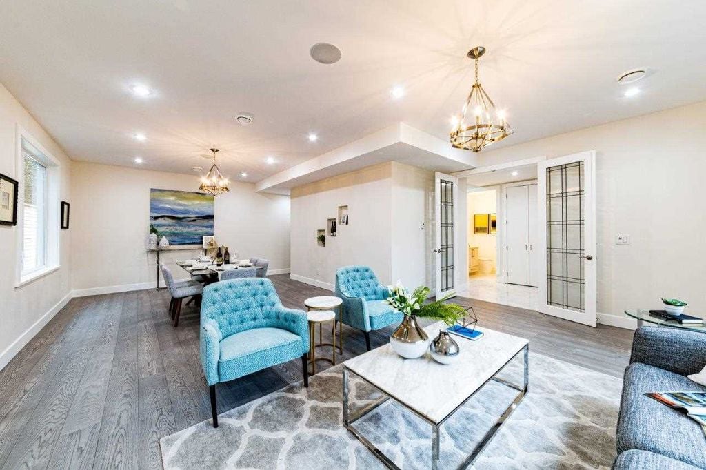 339 W 26th St