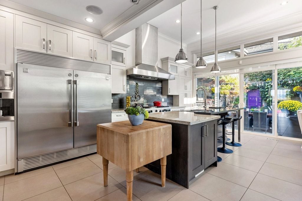 1251 Marine Dr