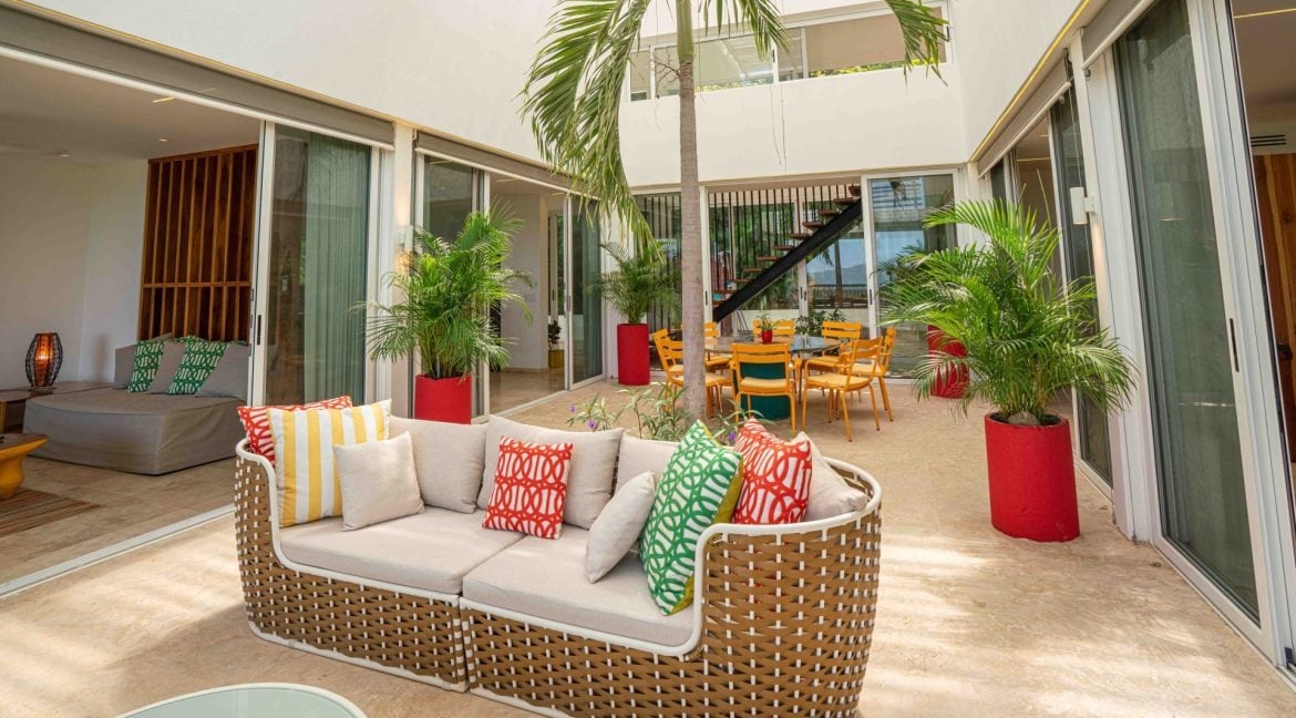Ocean View Residence in Miramar