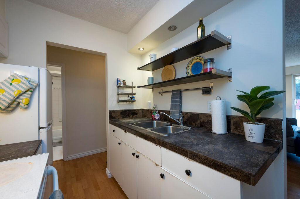 711 E 6th Ave, #202