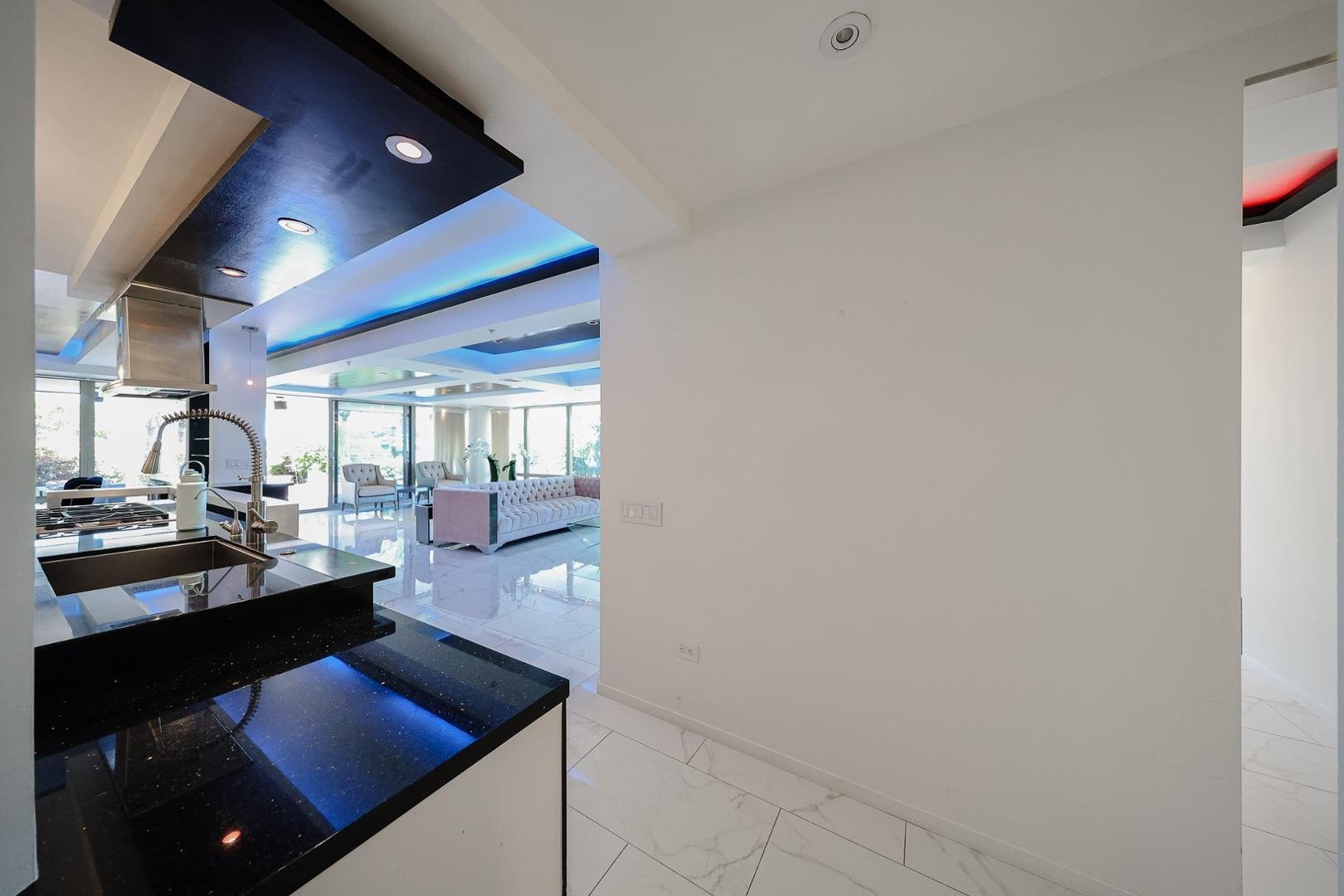 7157 E Rancho Vista Dr, #3006
