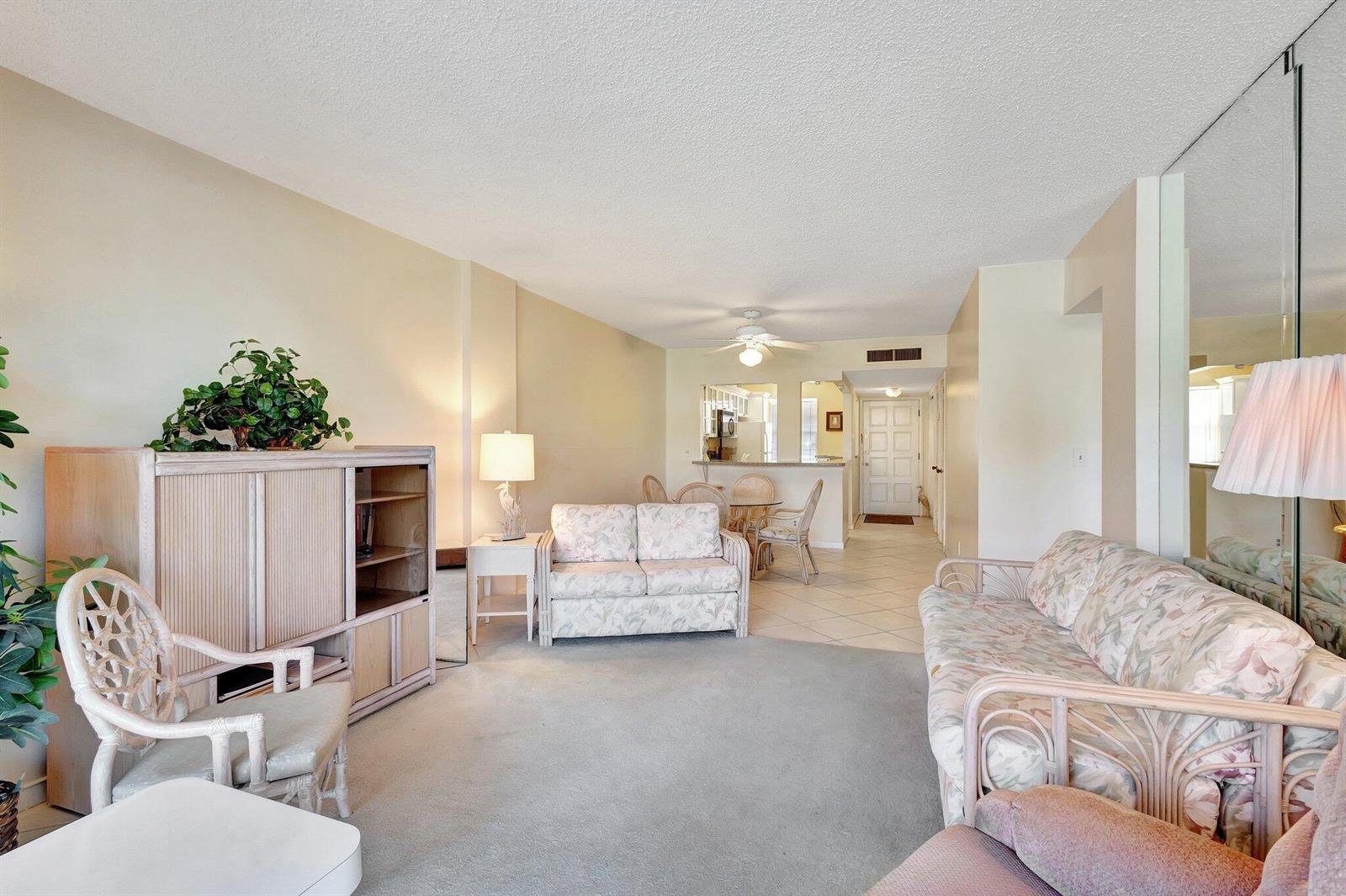 105 Paradise Harbour Boulevard #109