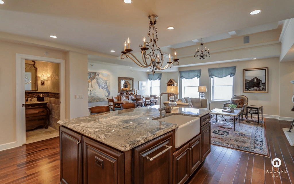 Exclusive Offering: Loraine Penthouse #1007