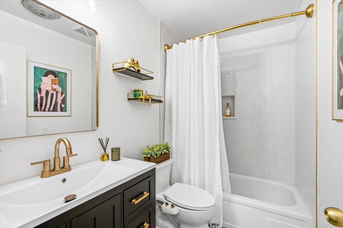 23956 Copenhagen St, Mission Viejo, CA 92691