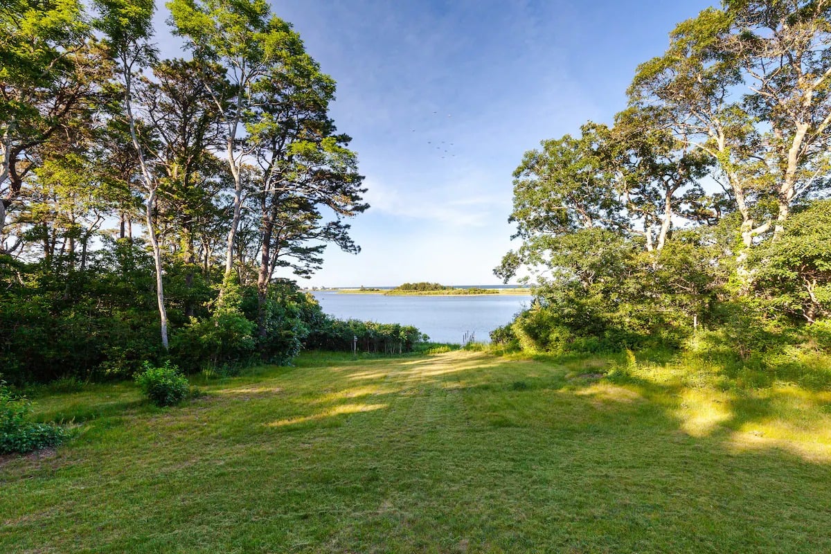 Martha's Vineyard Waterfront Retreat