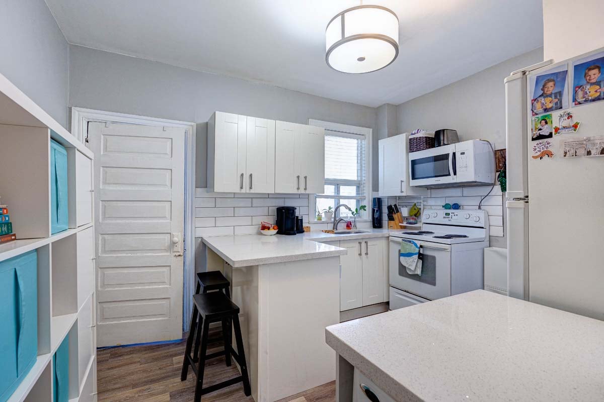 256 Woodbine Ave