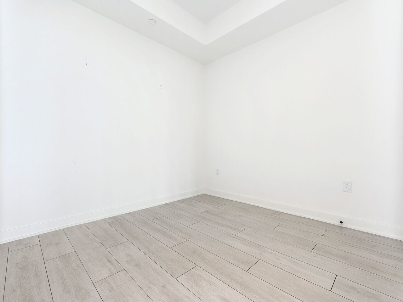 55 Charles St E Unit: 2604