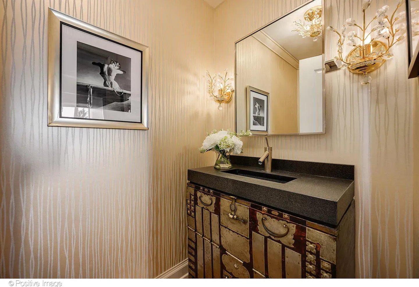 11 E Walton St APT 4102