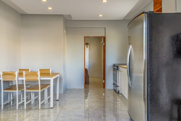 Beach House Apt 11 • Sleeps 4 • Kitchen + Sofa Bed - Airbnb