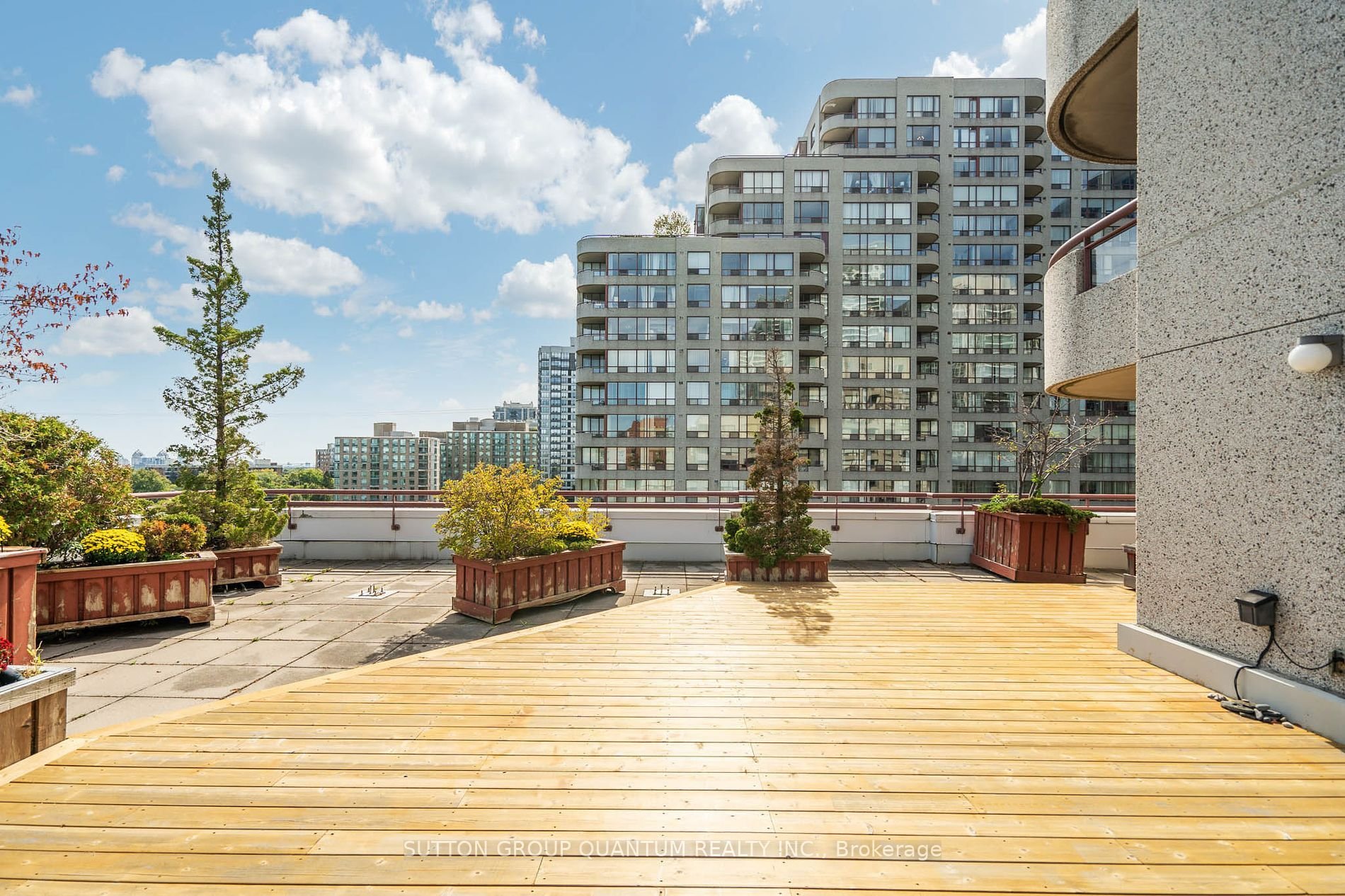 5785 Yonge St Ph 603