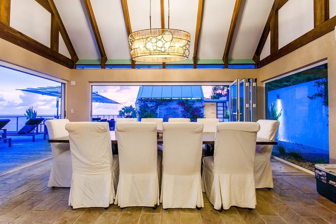 Ce blue Villa