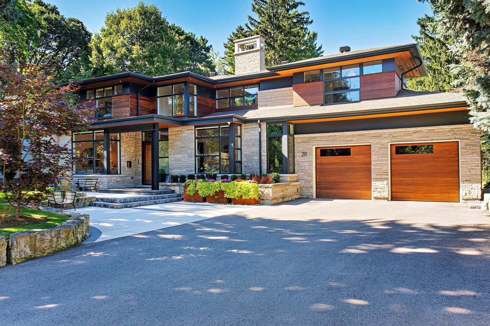 211 Glenview Dr