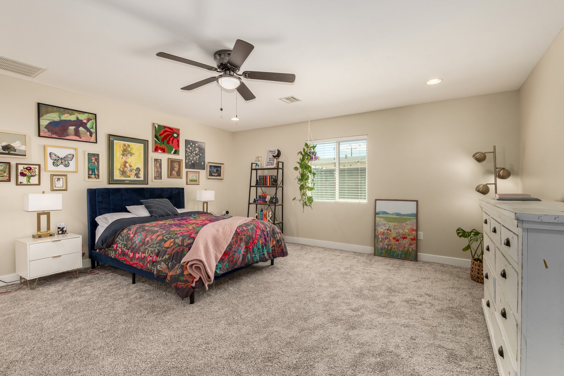 3439 N 45TH Place
