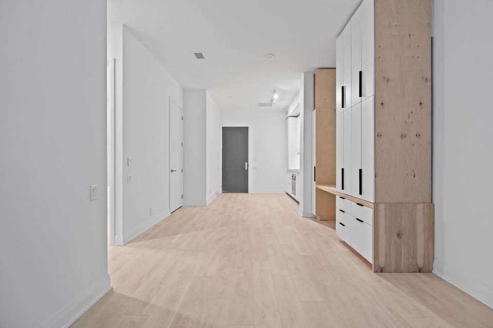 33 Frederick Todd Way 217, Toronto C11 Unit: 217