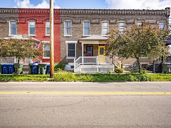 256 E 2nd Ave