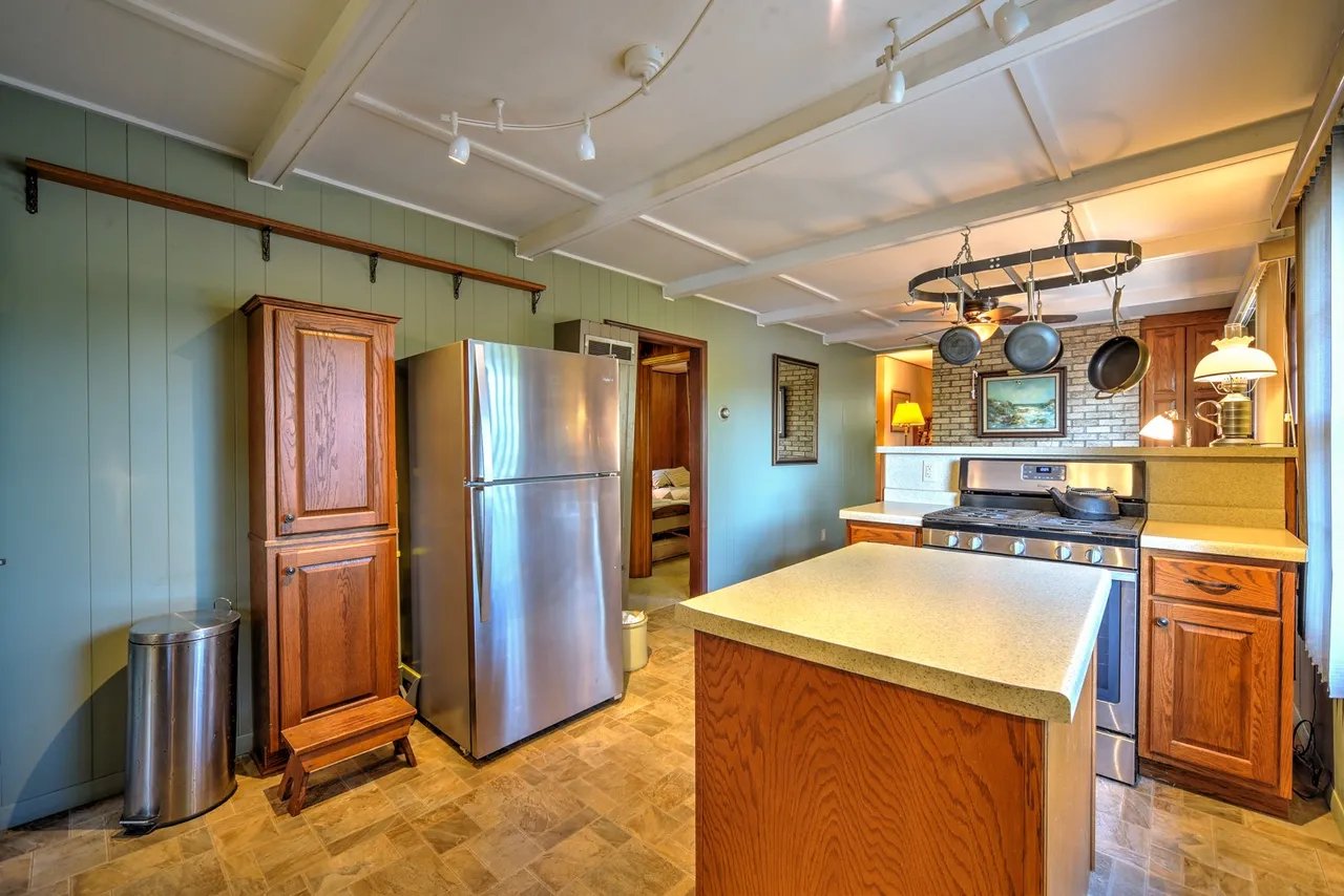 24528 Gatten Point Rd