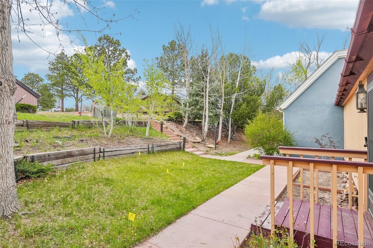 Lake Woodmoor Investor Special – Rare 1-Bed Lakeside Townhome with Huge Upside