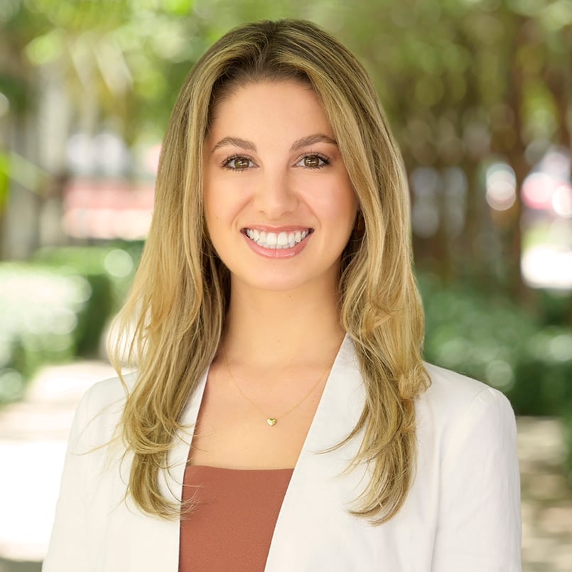 Jessica Deaunovich Miami, FL Real Estate Agent Headshot