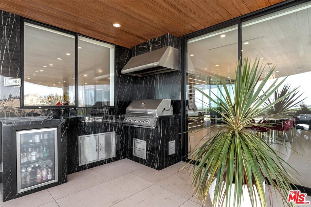 Celestia Estate, Hercules Dr, 90046