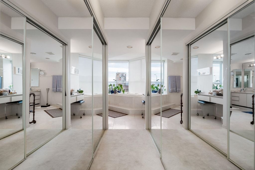 717 Jervis St, #3001