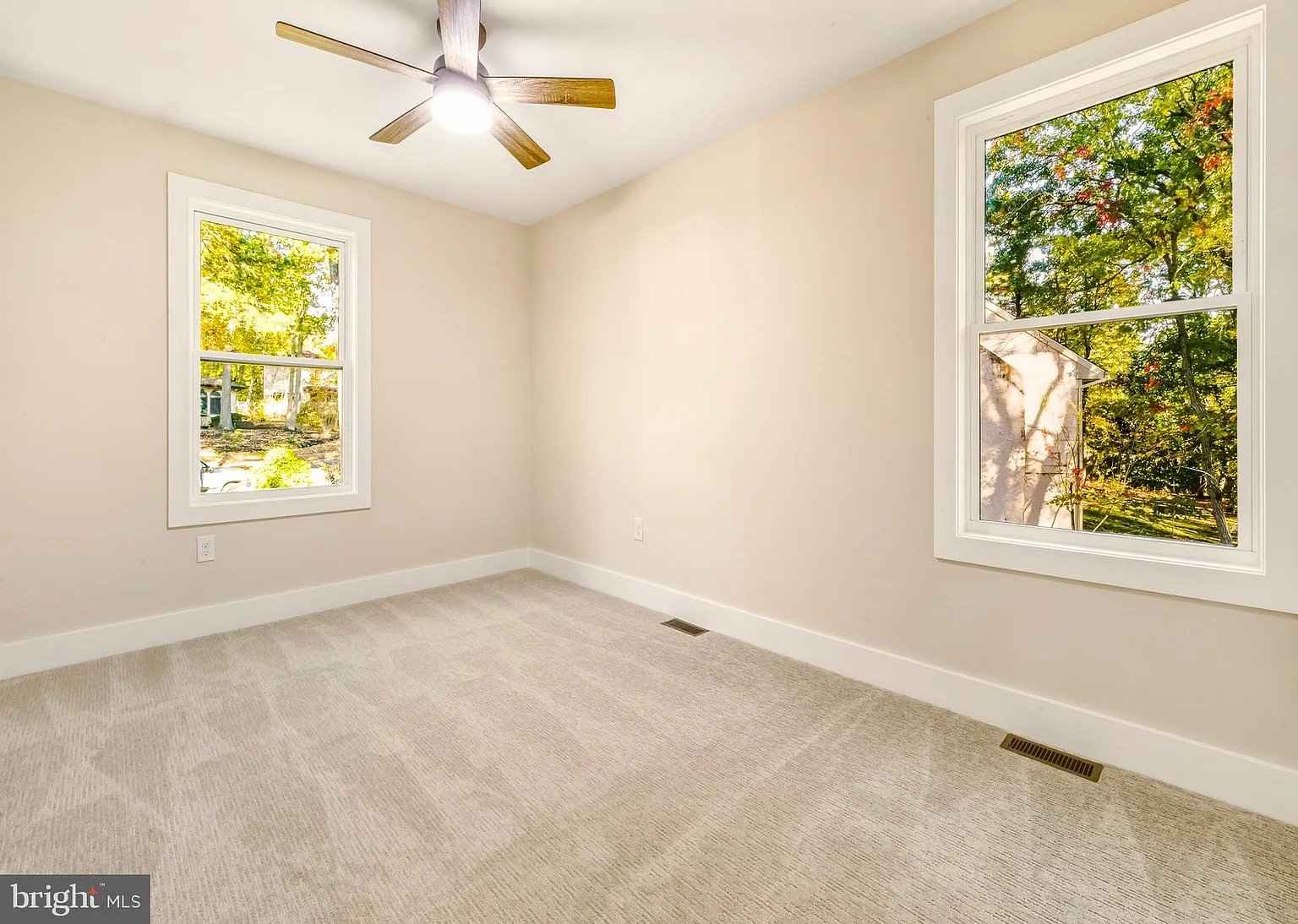 15 Bronwood Dr