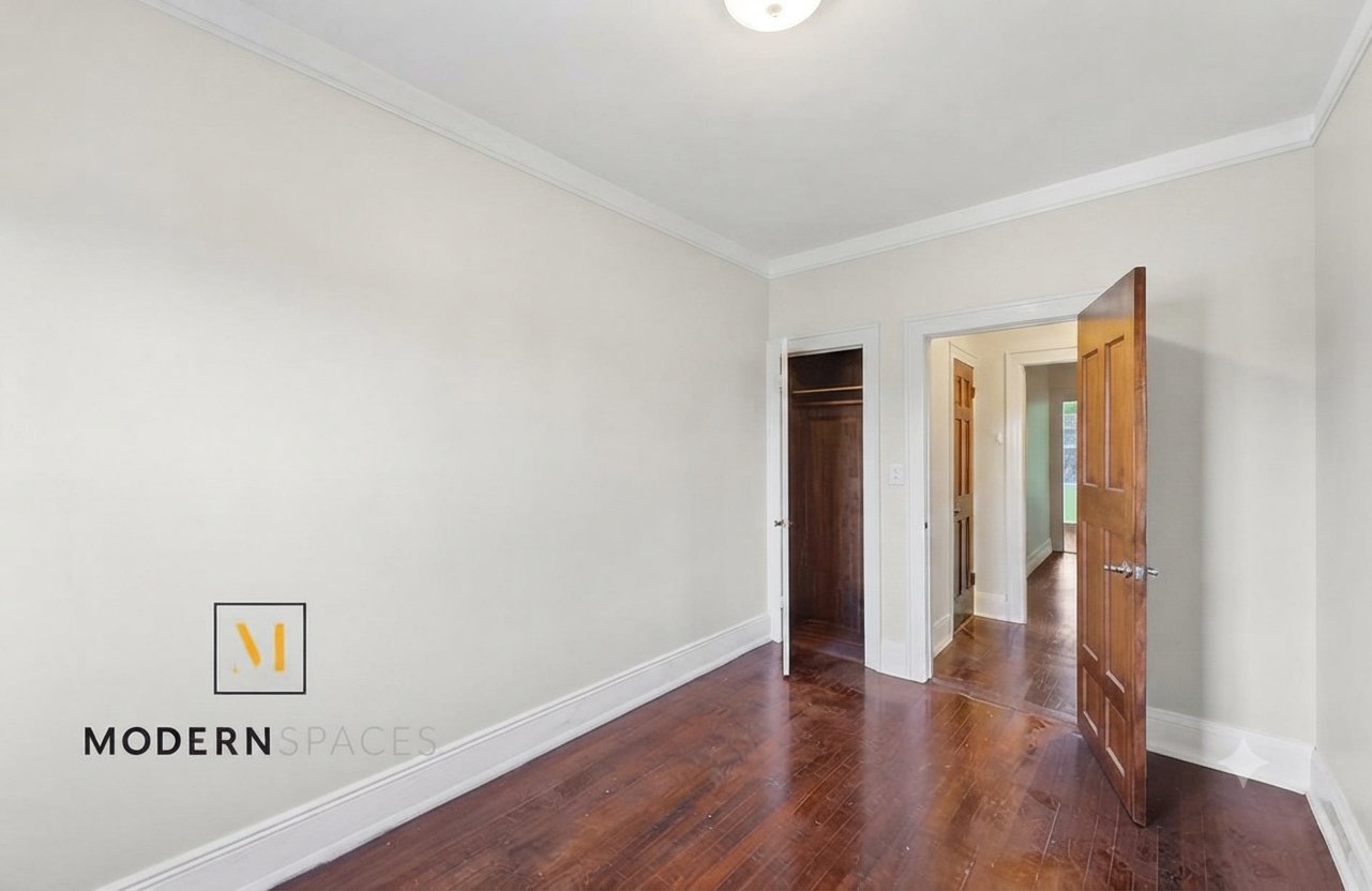 Woodside/Sunnyside Three Bedroom Apartment!