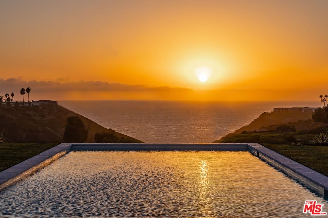 Skyreach Manor, Dume Dr, 90265