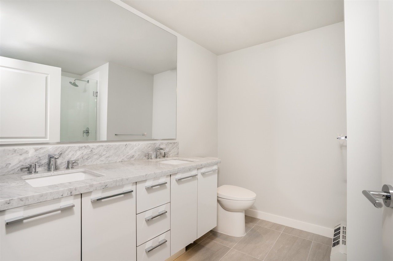 3281 E Kent Ave N, #901