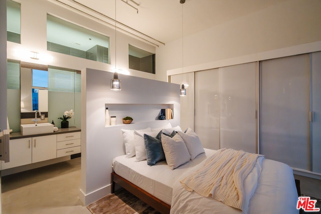 1152 N La Cienega Blvd, #301