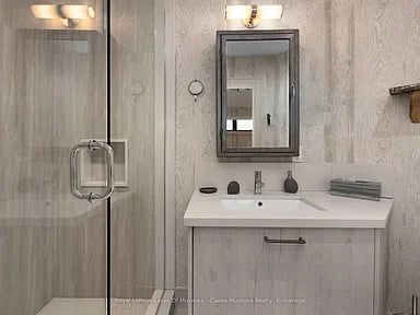 305 Wapaska Cres
