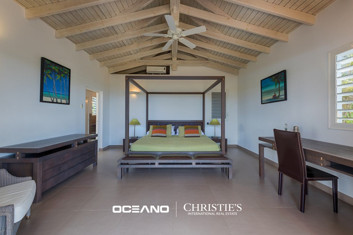 VILLA NO LIMITS AND VILLA CALLISTO