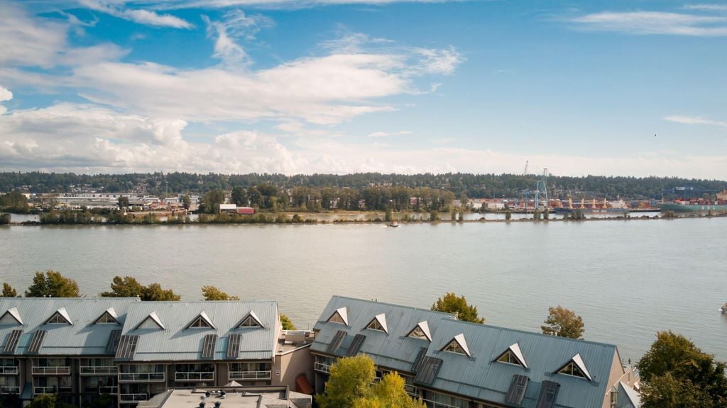 1045 Quayside Dr, #1001