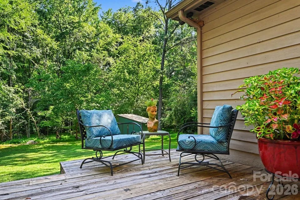10006 Stoneleigh Lane