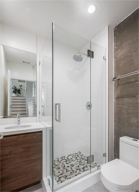 Modern Condo Living in Prime Silver Lake Location
