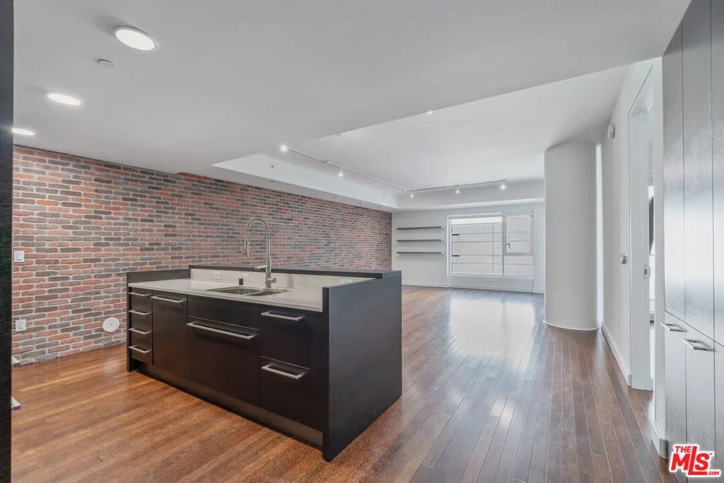 6250 Hollywood Blvd, #7D