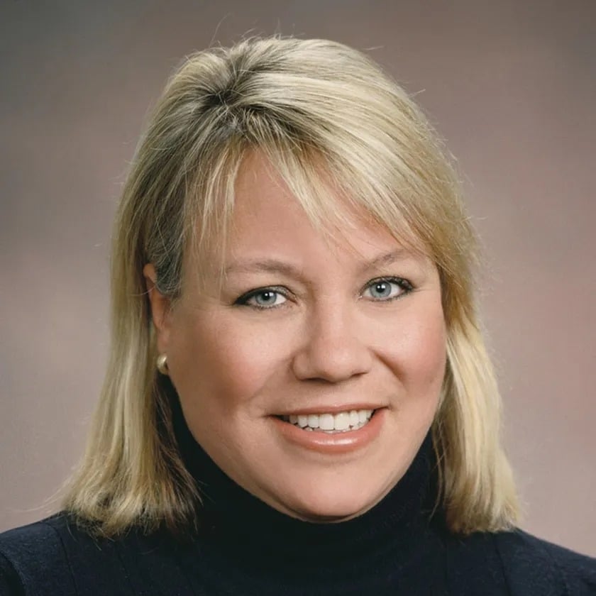 Anne Bosworth Portland, ME Real Estate Agent Headshot