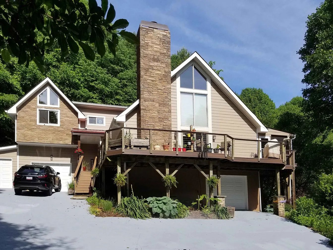 44 Emmett Hollar Rd