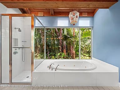 6 La Costa Way