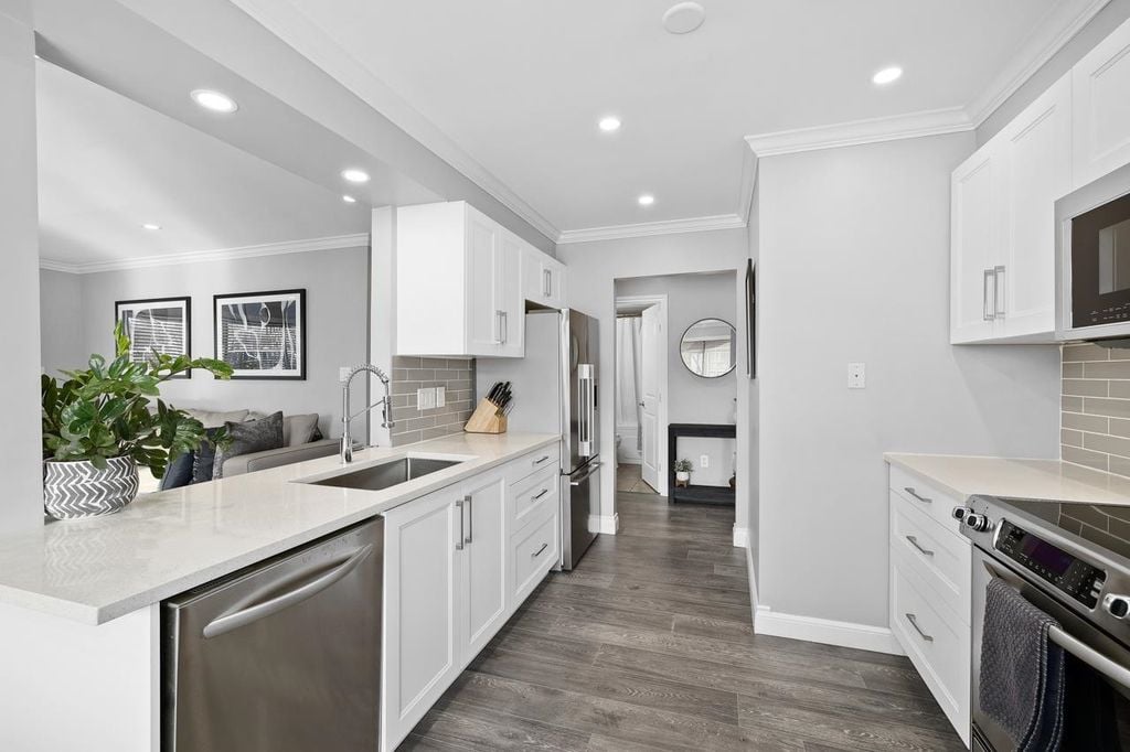 3264 Oak St, #308