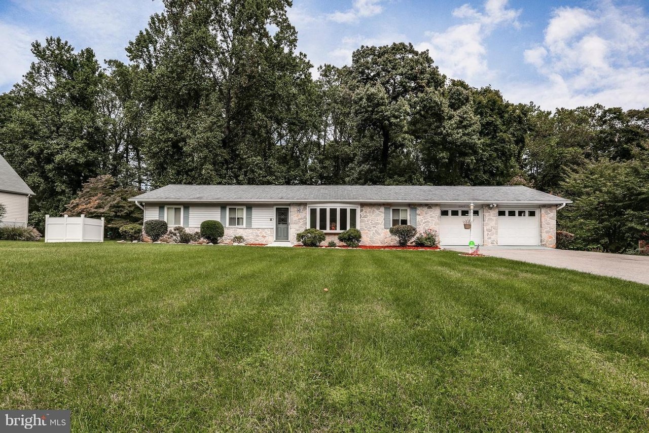 16400 Abbey Dr