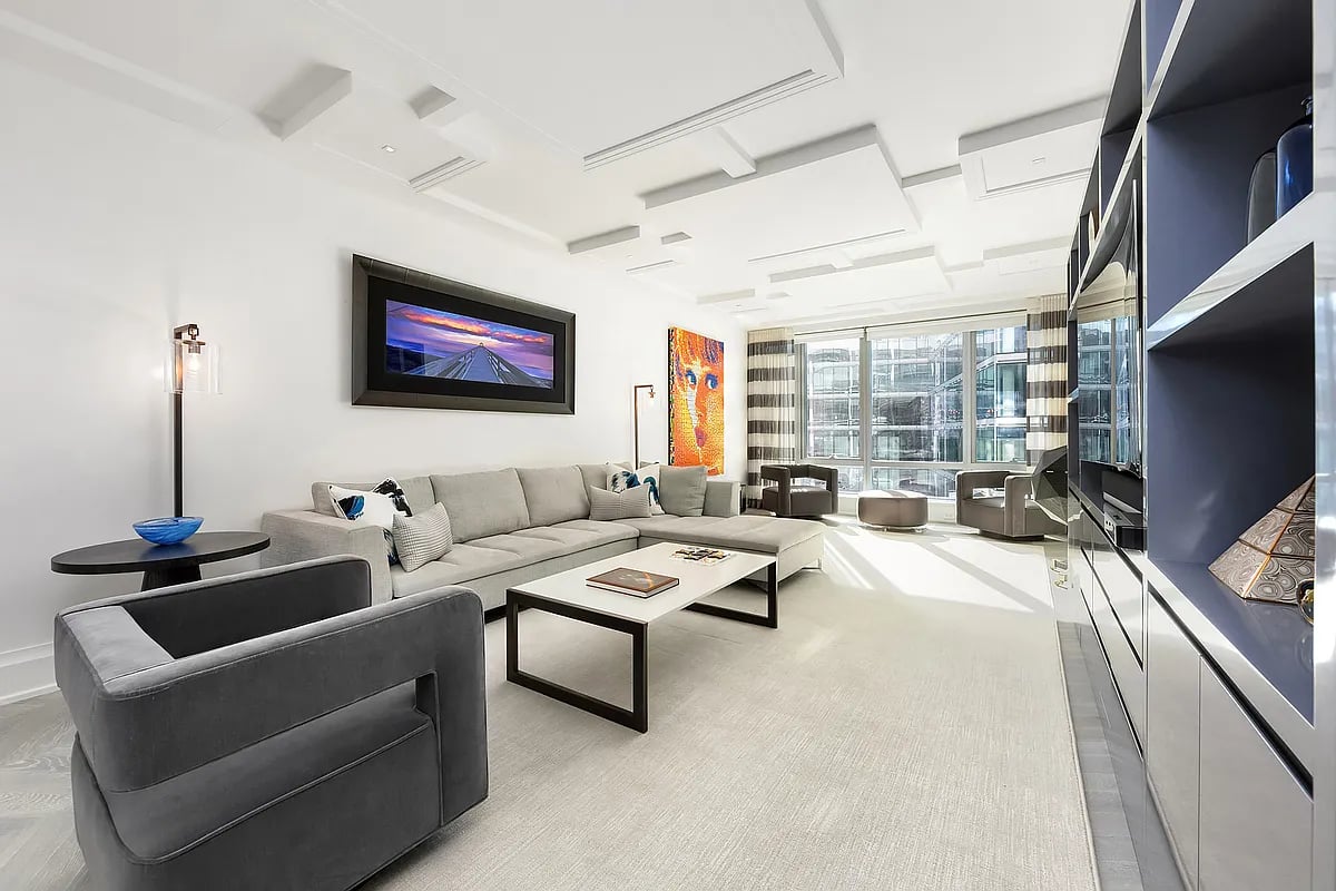 50 Riverside Blvd #11P
