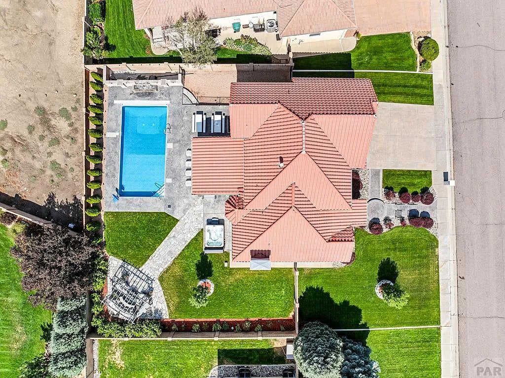 3938 Augusta Ln