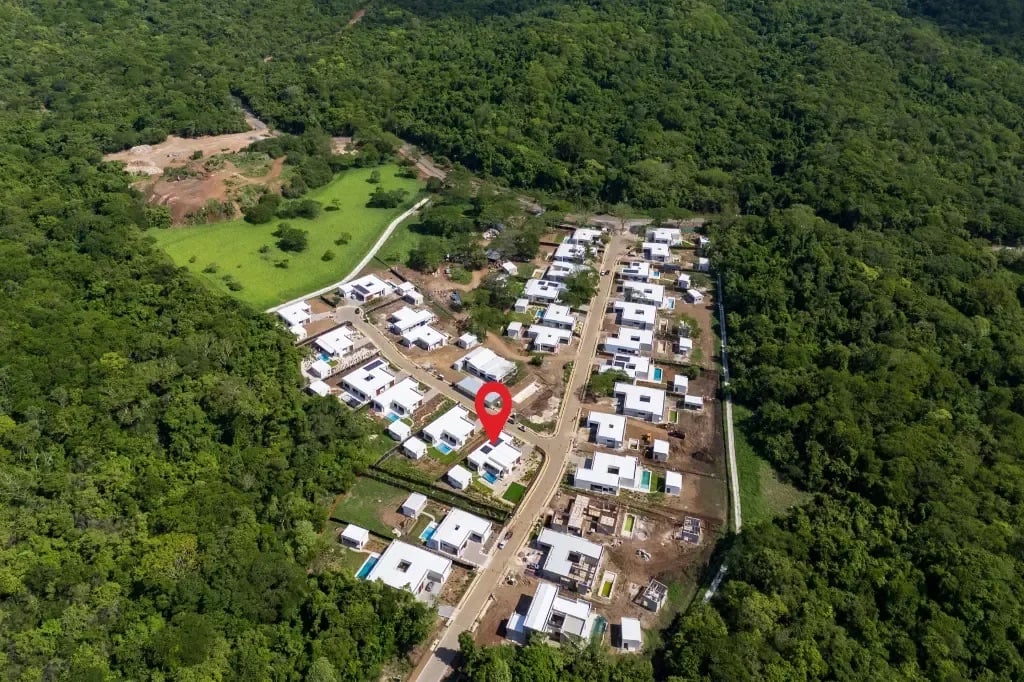 Elegant Tropical Oasis in Reserva Conchal